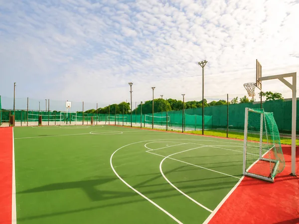 Quadra poliesportiva e campo de futebol society do resort
