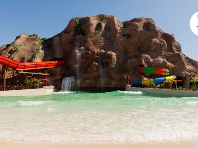 A Ilha Tauá é um complexo de piscinas externas com toboáguas cheio de emoção!